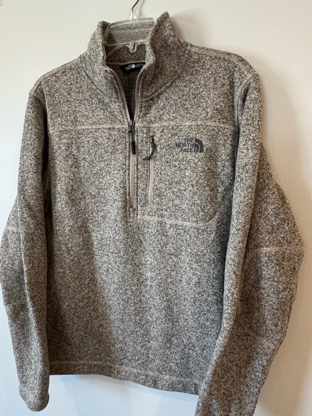 The North Face Men’s Medium Quarter Zip Fleece Pullover Sweater Beige Gray